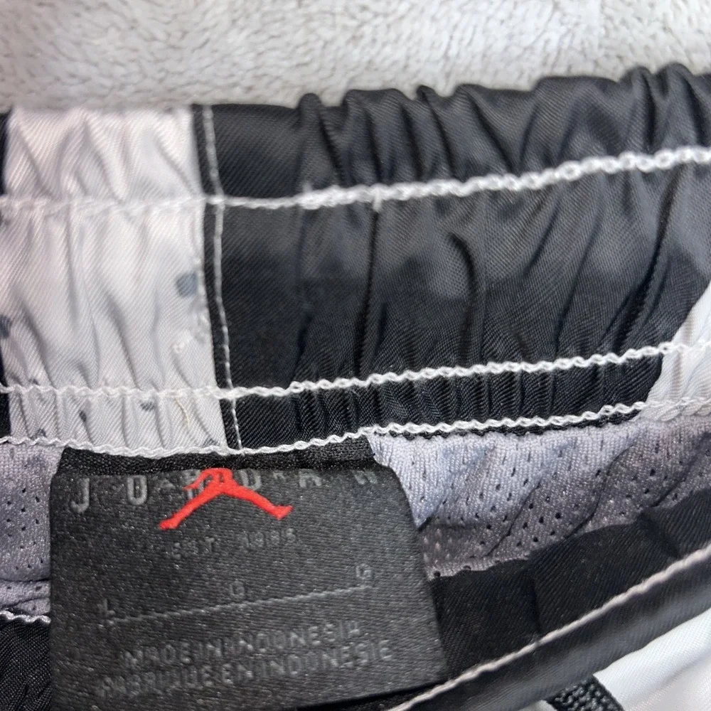 Jordan Mens Essentials 5